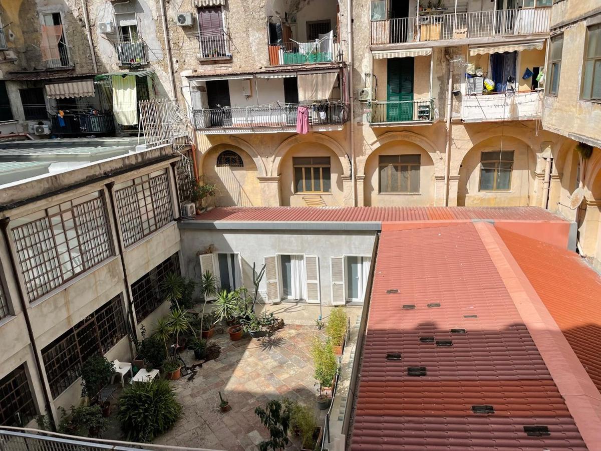 La Casa Spagnola Napoli ภายนอก รูปภาพ